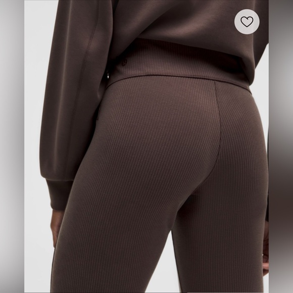 NWT LULULEMON RIBBED SOFTSTREME FLARED PANT - Size 2 - Espresso - Picture 9 of 11